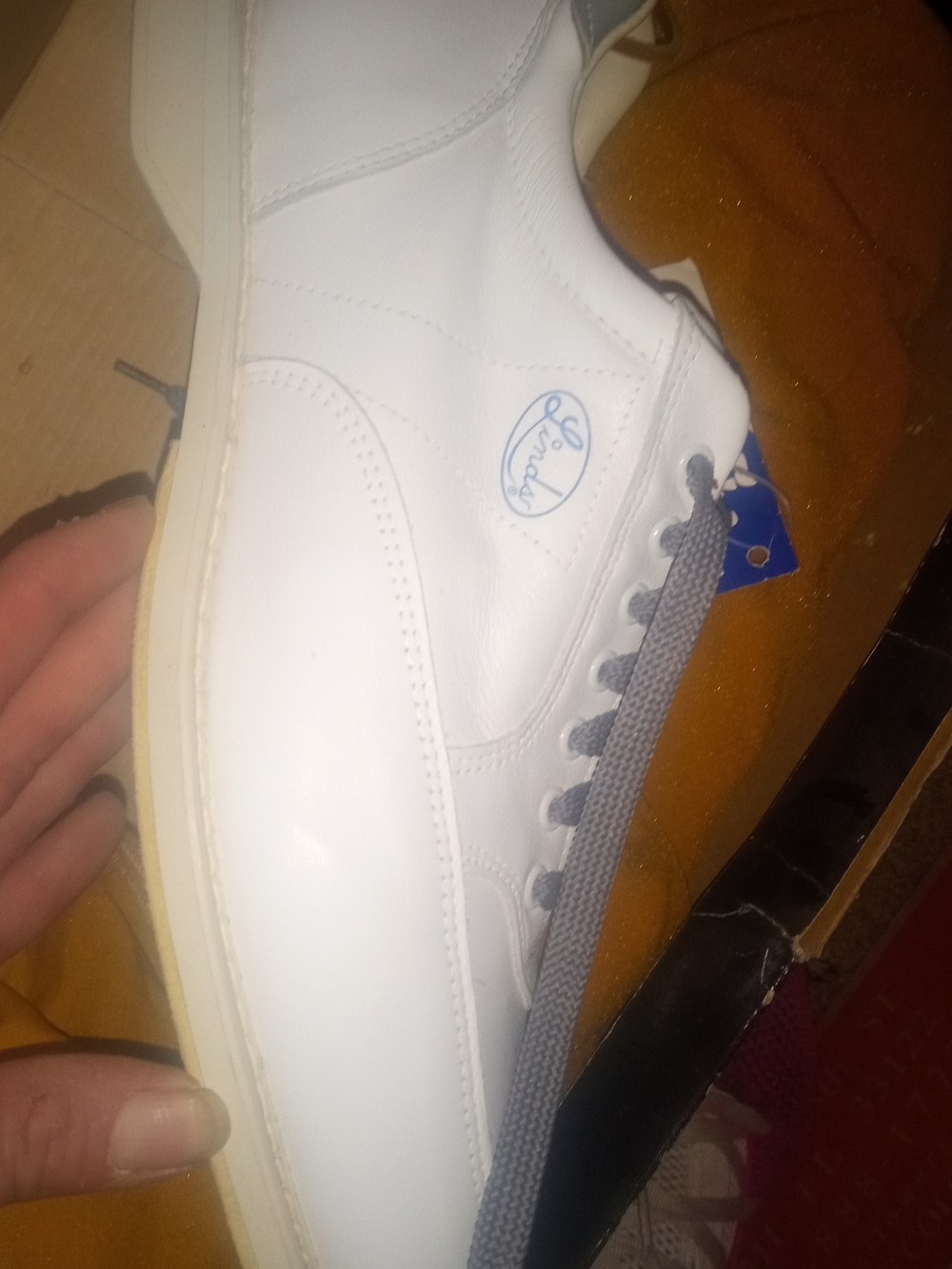 Linds Classic Men’s White Right Hand Bowling Shoes
